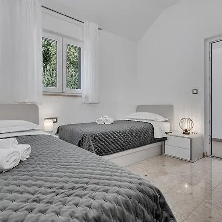 Smokva And Visnja - Moja Stina Villa